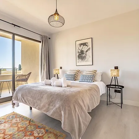 Aguamarina Golf Pool Near Marbella إِستيبونا