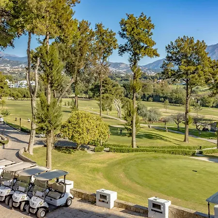 Aguamarina Golf Pool Near Marbella شقة