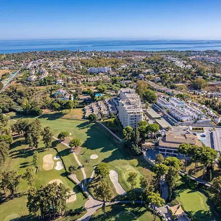 Aguamarina Golf Pool Near Marbella Daire *