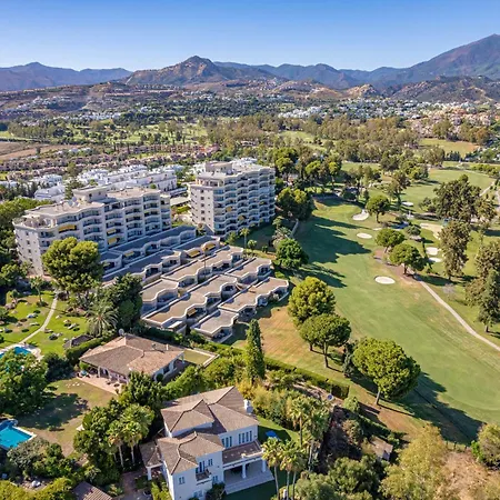 Daire Aguamarina Golf Pool Near Marbella